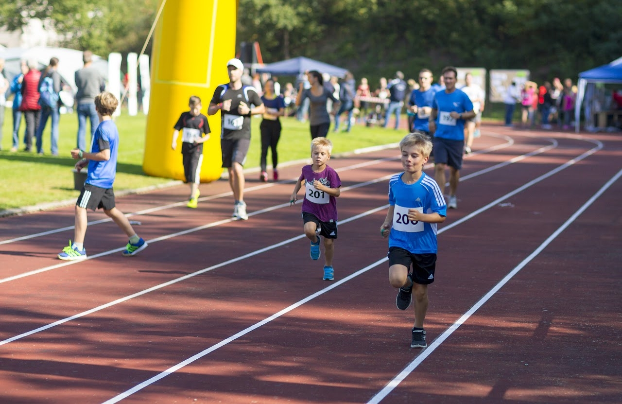 Bild vom 9. Benefizlauf im Jahr 2016. Dies ist das 111. Bild.